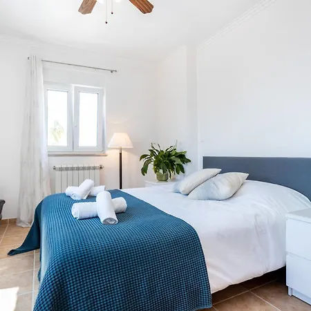 Aumhome Rum i privatbostad Aljezur